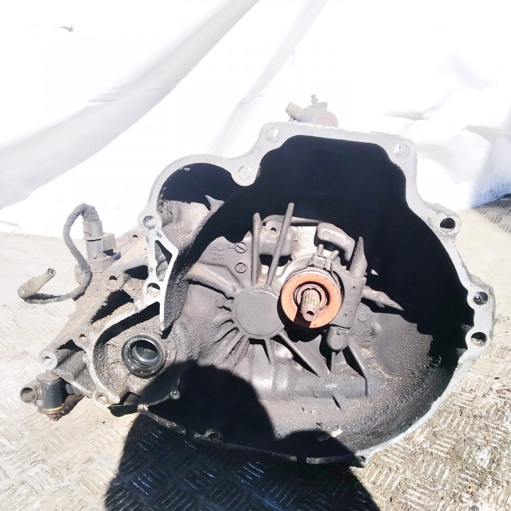 2J0 Nissan Primera 2000 Gearbox