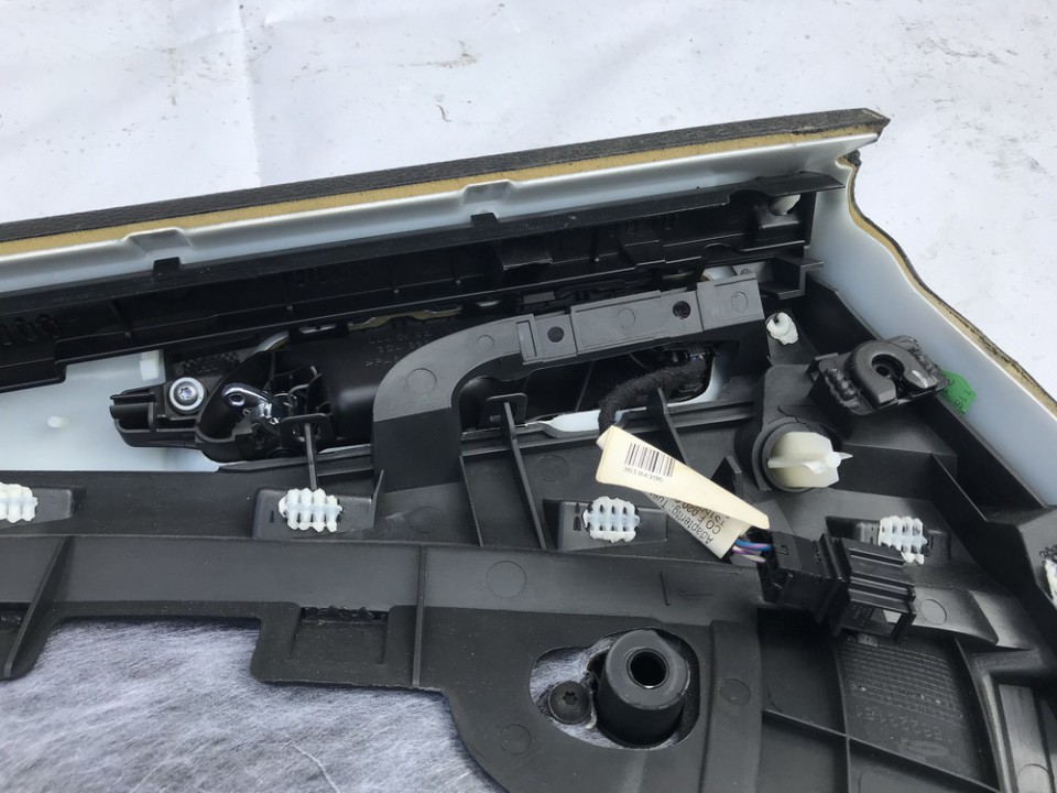 3C5867212 Volkswagen Passat 2005 Door Panel - REAR RIGHT - Thumbnail 3