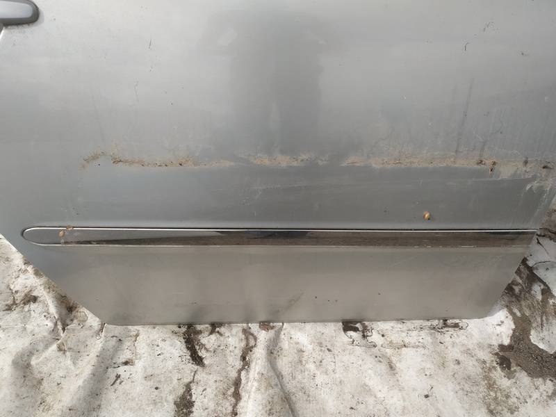 Toyota Avensis Verso 2003 Zewnętrzna listwa drzwi - TYLNE PRAWE