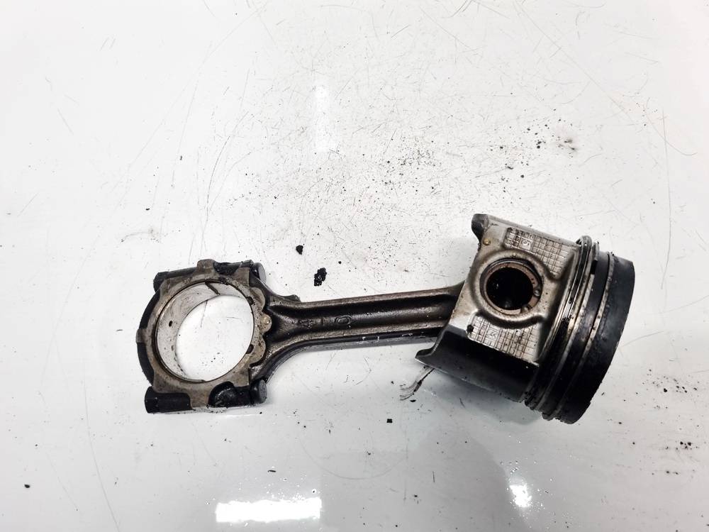 Nissan Almera 2000 Kolben Pleuelstange
