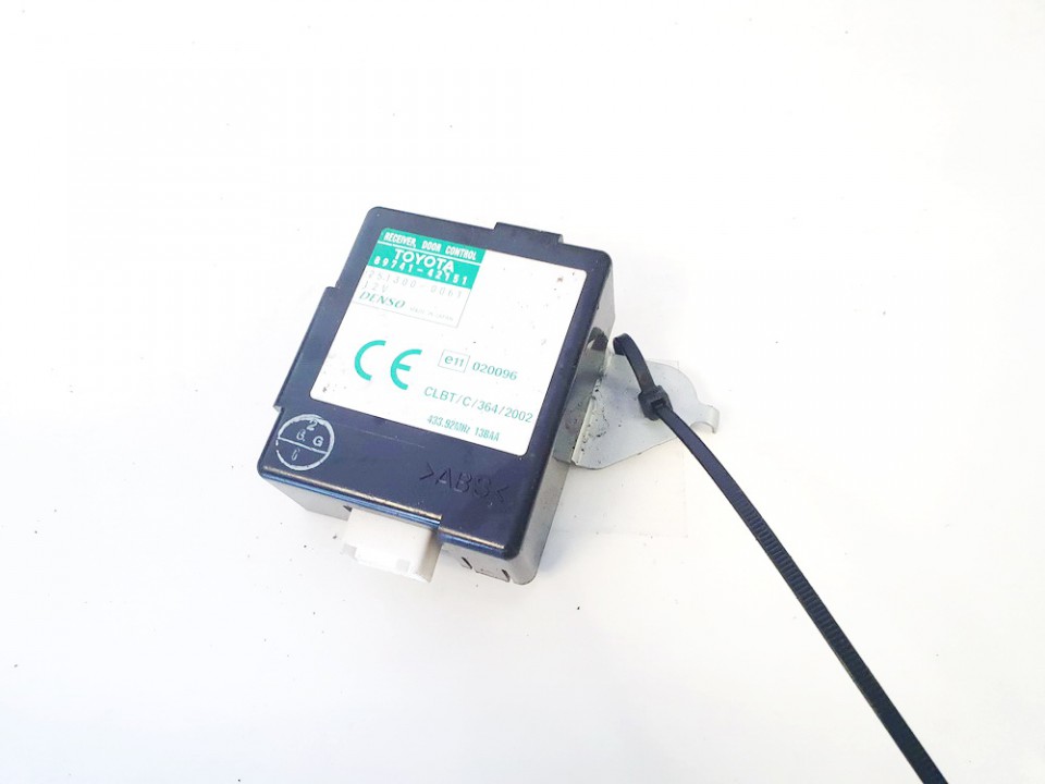 8974142151 Toyota RAV-4 2005 Door control relay (DOOR CONTROL UNIT MODULE ECU )