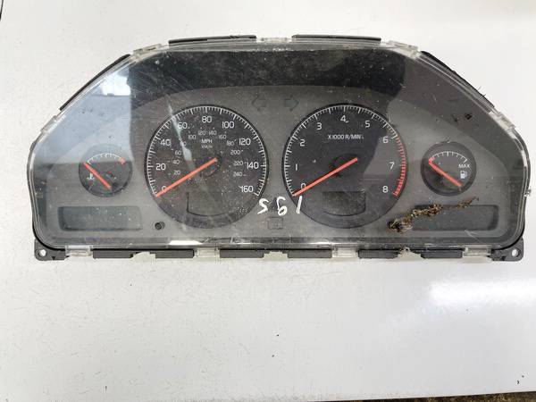 9459821 Volvo V70 2001 Speedometers - Cockpit - Speedo Clocks Instrument