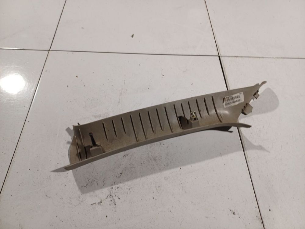 Dodge Magnum 2009 Pilarin verhoilu - EDESSÄ OIKEALLA - Thumbnail 2