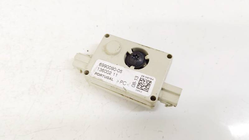 699009005 BMW 3-Series 2005 Pystyantennivahvistin