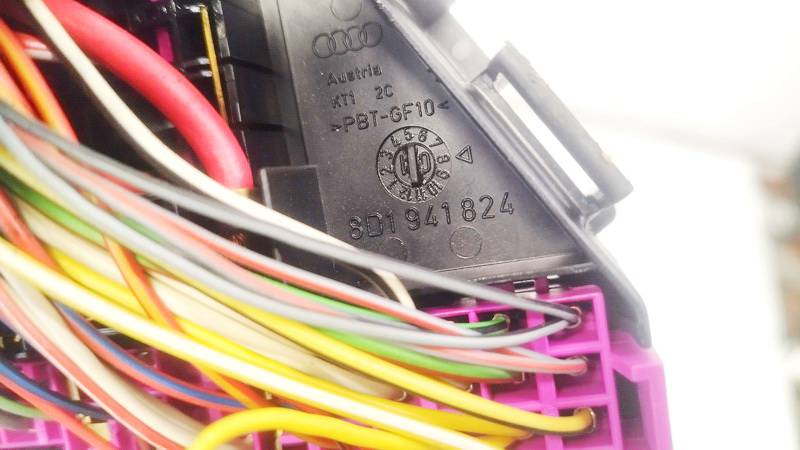 8D1941824 Audi A6 2001 Sicherungskasten Steuergerät - Thumbnail 3