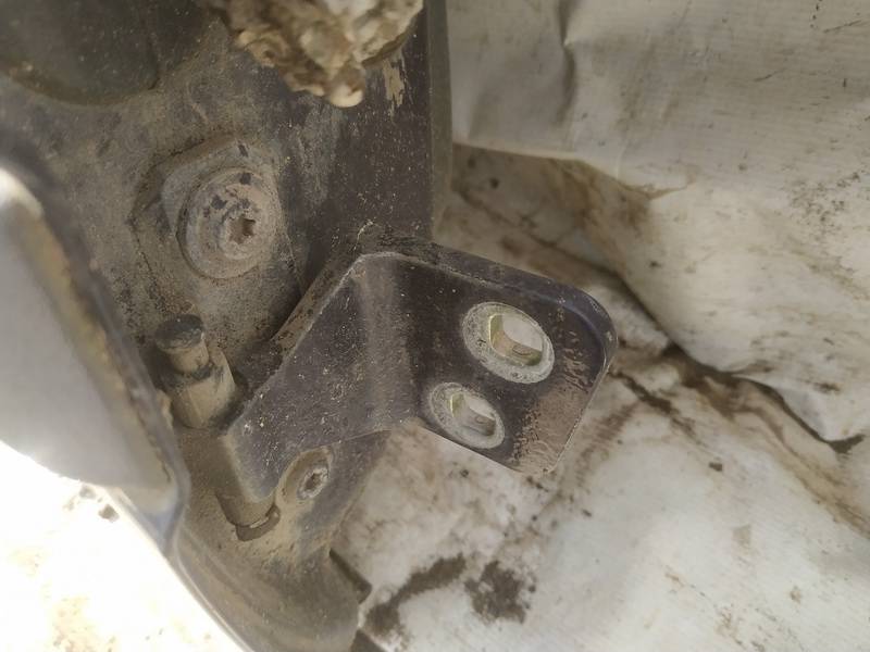 Renault Laguna 1996 Aizmugurējo durvju eņģe - AIZMUGURE