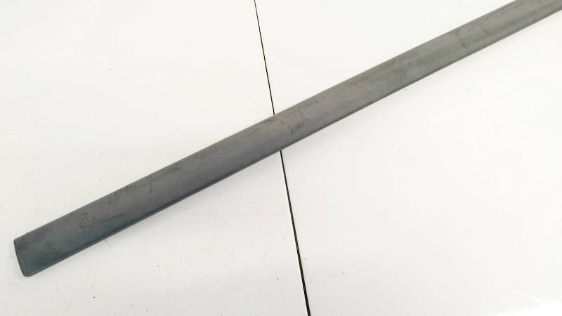 90587376 Opel Astra 2006 Molding door - FRONT RIGHT