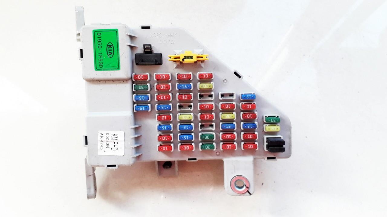 919501F530 919501F530, 05083N Fuse box Kia Sportage 2005 2.0L