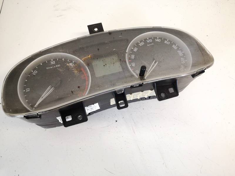 5J0920810C Skoda Fabia 2008 Щиток приборов - Автомобильный спидометр