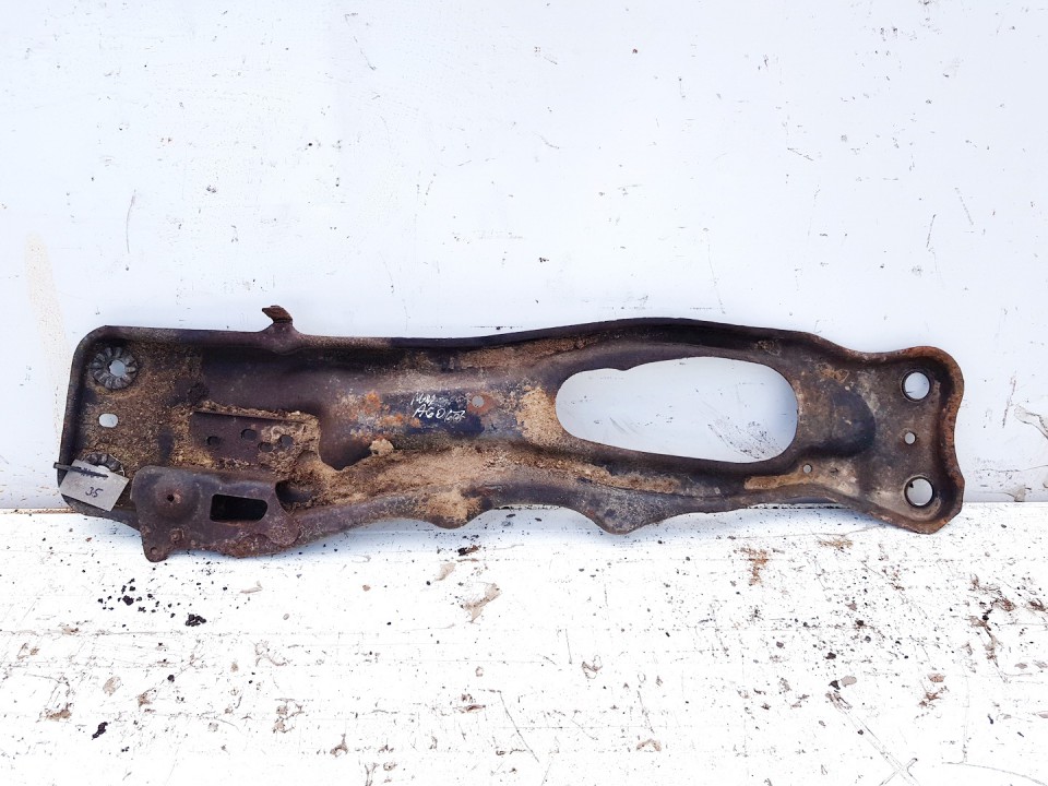 Mazda 323F 1998 Isilginis traversas