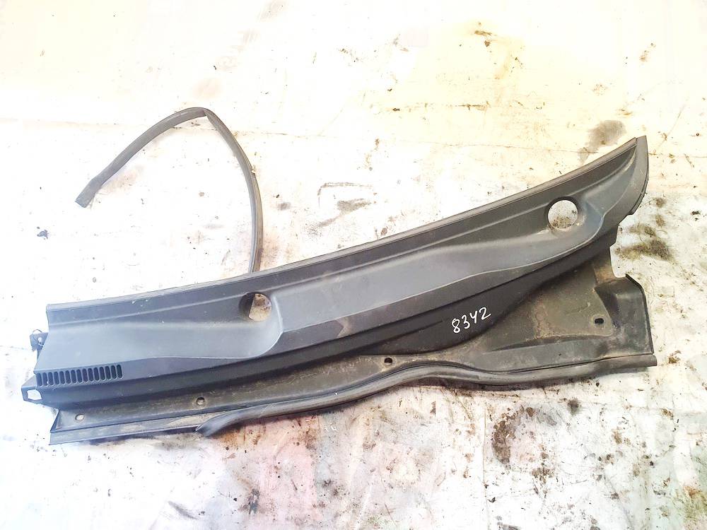 557820F010 Toyota Corolla Verso 2005 Abdeckung Windschutz Wasserkastenabdeckung