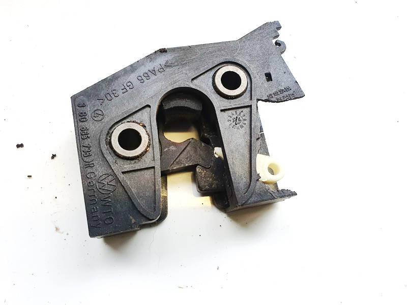 3B0885738R Volkswagen Golf 1998 Seat Lock Latch assembly
