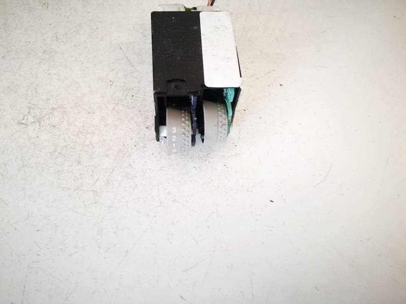 933001H050ED Kia Ceed 2006 Headlight Range Control Light Controller Lighting