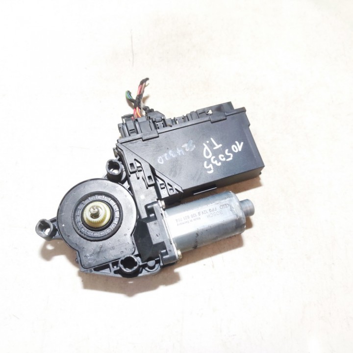 7L0959704 Volkswagen Touareg 2003 Window Motor - REAR RIGHT