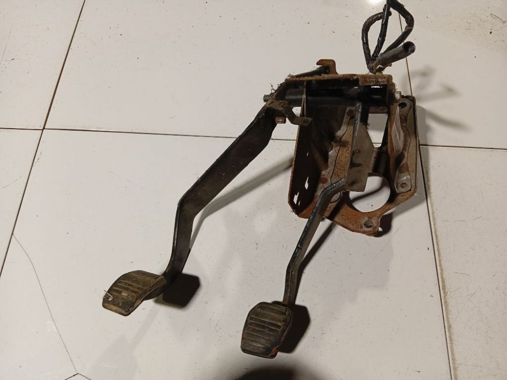 Ford Transit 2007 Sajūga pedālis