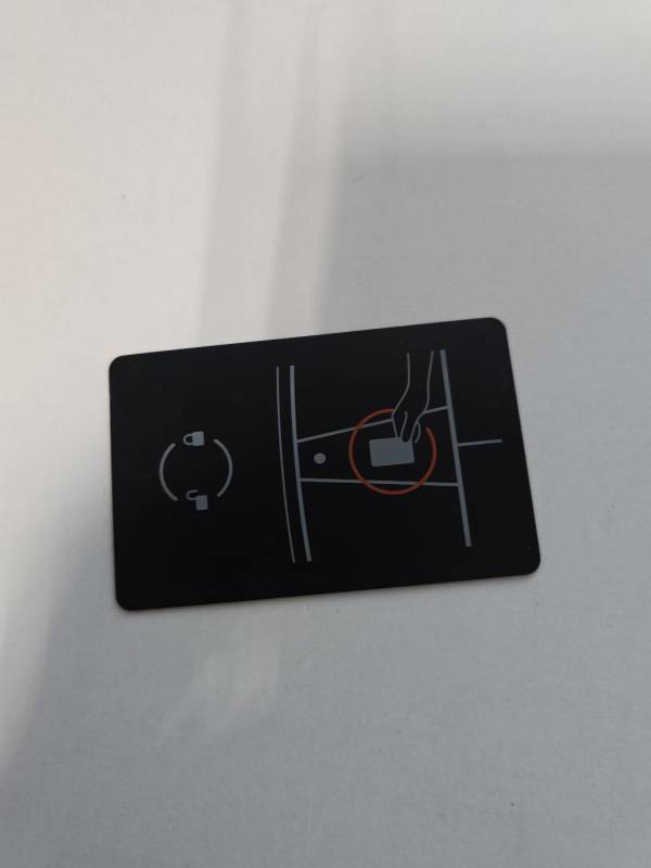 Tesla Model Y 2023 Virtalukon avain - Thumbnail 2