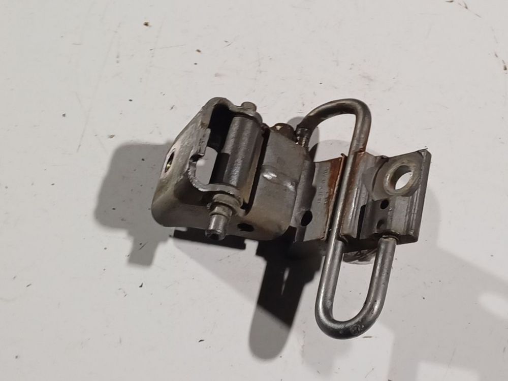 8E0831411B Audi A6 2005 Door Hinge - FRONT - Thumbnail 4