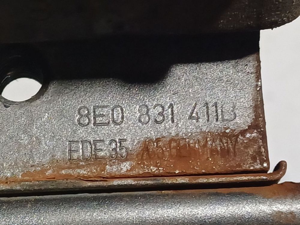 8E0831411B Audi A6 2005 Door Hinge - FRONT - Thumbnail 5