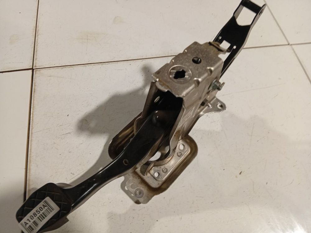 1K1721057L Volkswagen Golf 2003 Pedal work, Brake pedal, Pedal bracket, Clutch pedal - Thumbnail 3