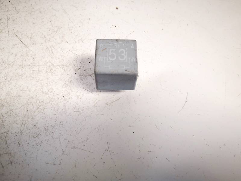 141951253B Volkswagen Golf 1997 Relay module