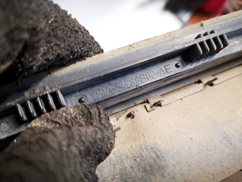 YF1A54280B62AE Volvo XC 70 2008 Repuesto del conducto de ventilación - Thumbnail 3