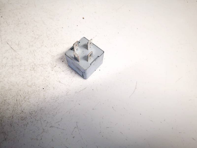 141951253B Volkswagen Golf 1997 Relay module - Thumbnail 3