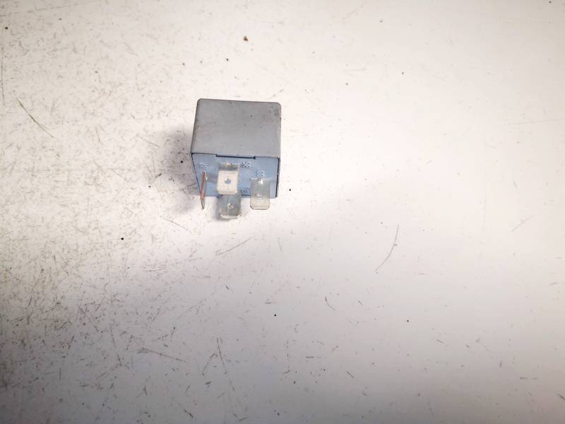 141951253B Volkswagen Golf 1997 Relay module - Thumbnail 2