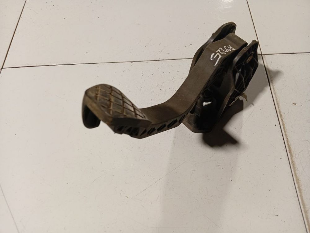 1K1721059CH Skoda Octavia 2007 Kytkinpoljin