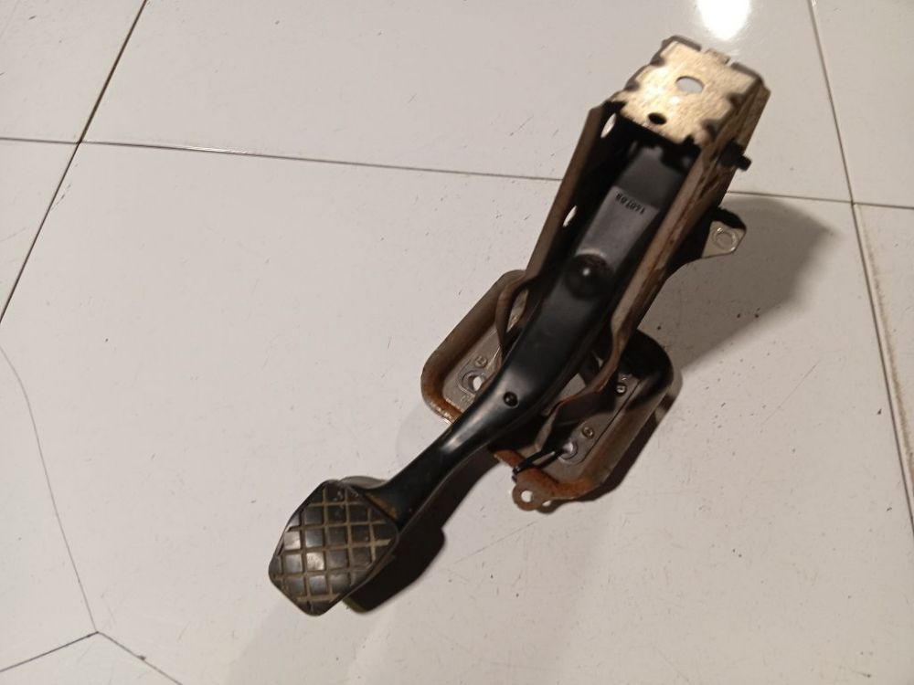 1K1721057AL Skoda Octavia 2007 Jarrupoljin