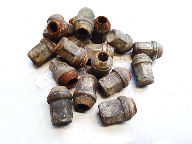 Volvo V50 2005 Riteņu skrūvju komplekts