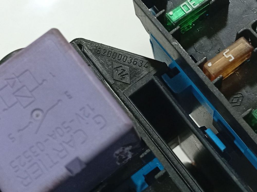 8200003634 Renault Espace 2004 Fuse box - Thumbnail 4