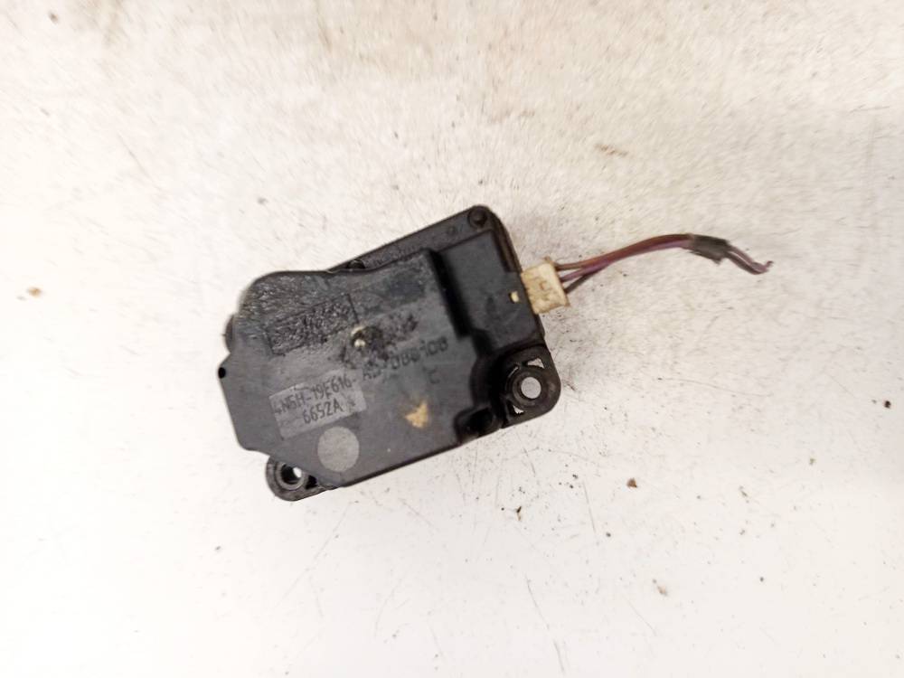 4N5H19E616AD Volvo C30 2008 Heater Vent Flap Control Actuator Motor