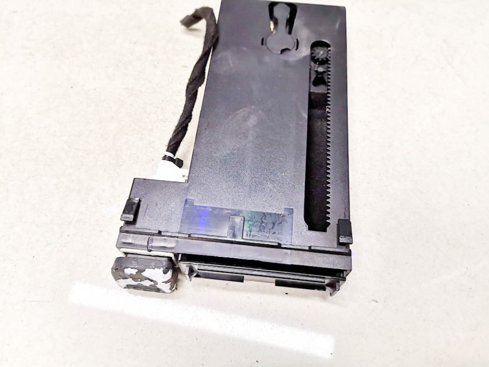 8E1941561B Audi A4 2003 Puodeliu laikiklis