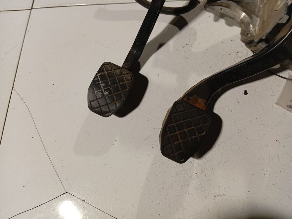 KTS3 Audi A6 2003 Pedal work, Brake pedal, Pedal bracket, Clutch pedal - Thumbnail 2