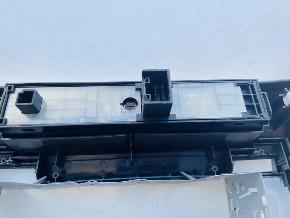 gfc0266741a used Hazard switch Toyota Corolla Verso 2008 2.2L 14EUR