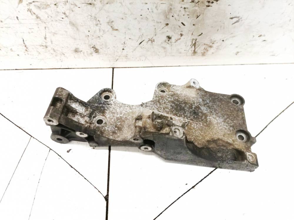 Skoda Octavia 2005 Engine Mount Bracket and Gearbox Mount Bracket - Thumbnail 2