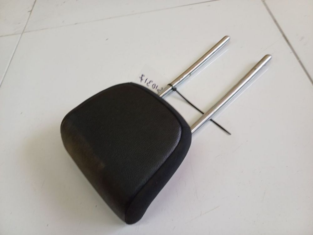 Ford Grand C-Max 2011 Seat headrest