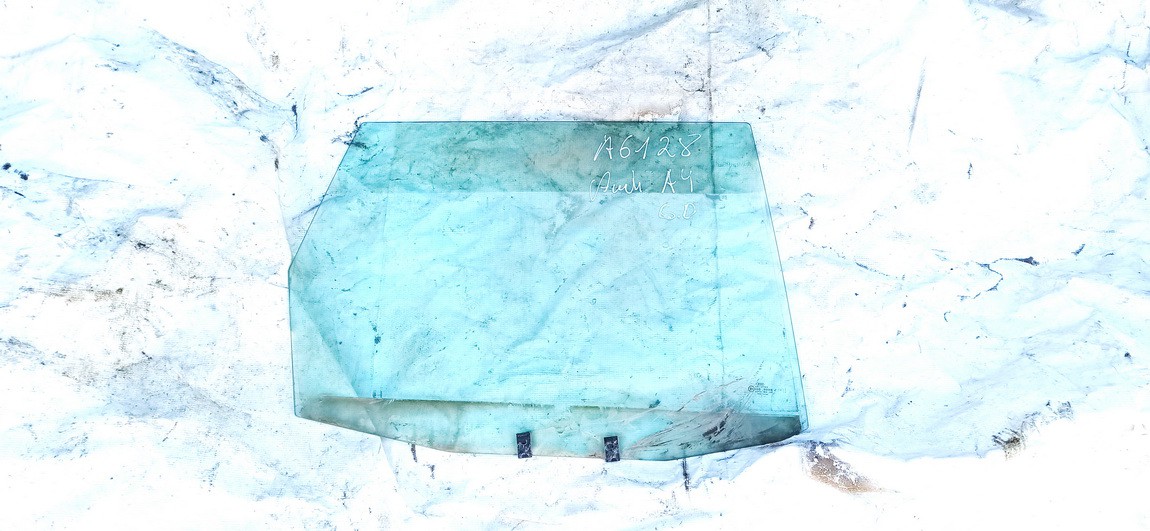 Audi A4 1997 Duru stiklas G.D.