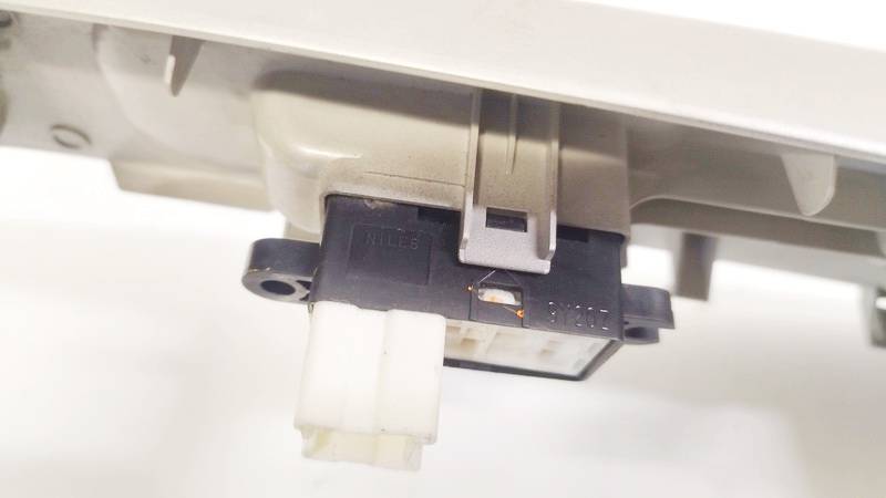 9Y20Z Subaru Forester 2010 Power window control (Window Regulator-Window Switch) - Thumbnail 3