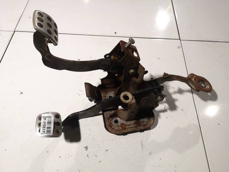 Peugeot 206 2001 Педаль сцепления