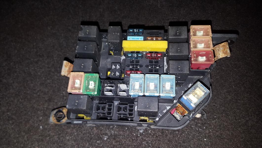 9121129000 n/a Fuse box Hyundai Coupe 1996 2.0L - EIS00106829 | Used ...