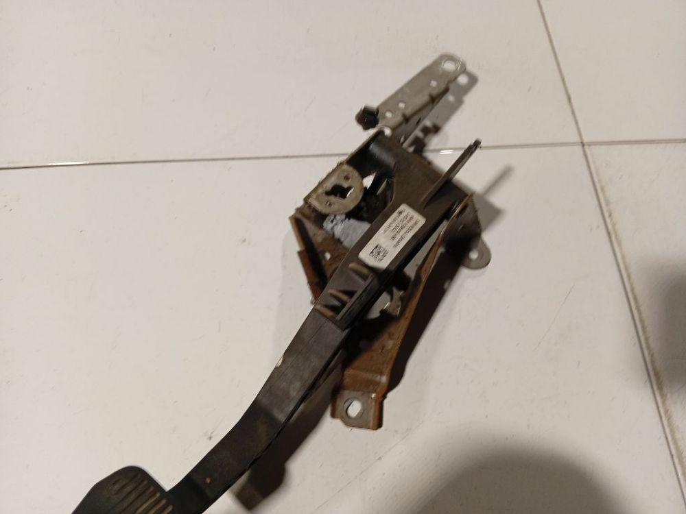 4M517B633XB Ford Focus 2006 Kytkinpoljin - Thumbnail 3