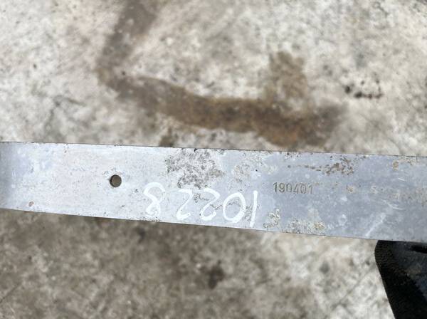 190401 Audi A4 2002 Fuel tank holder - Thumbnail 3