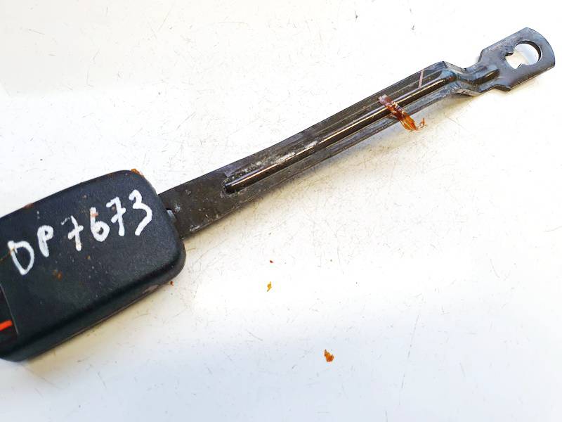 893857755C Audi 80 1994 Turvavyön solki - EDESSÄ OIKEALLA