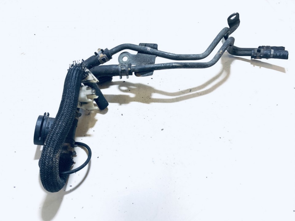 038906081B Volkswagen Passat 2006 Fuel tube (tube injector)