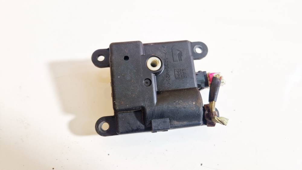 3K01030840 Nissan Qashqai 2007 Heater Vent Flap Control Actuator Motor - Thumbnail 2