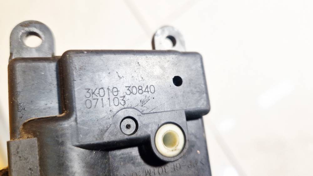 3K01030840 Nissan Qashqai 2007 Heater Vent Flap Control Actuator Motor - Thumbnail 3