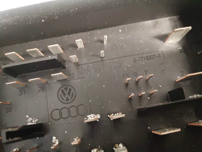 1K0937125 Skoda Octavia 2004 Drošinātāju kārba - Thumbnail 2