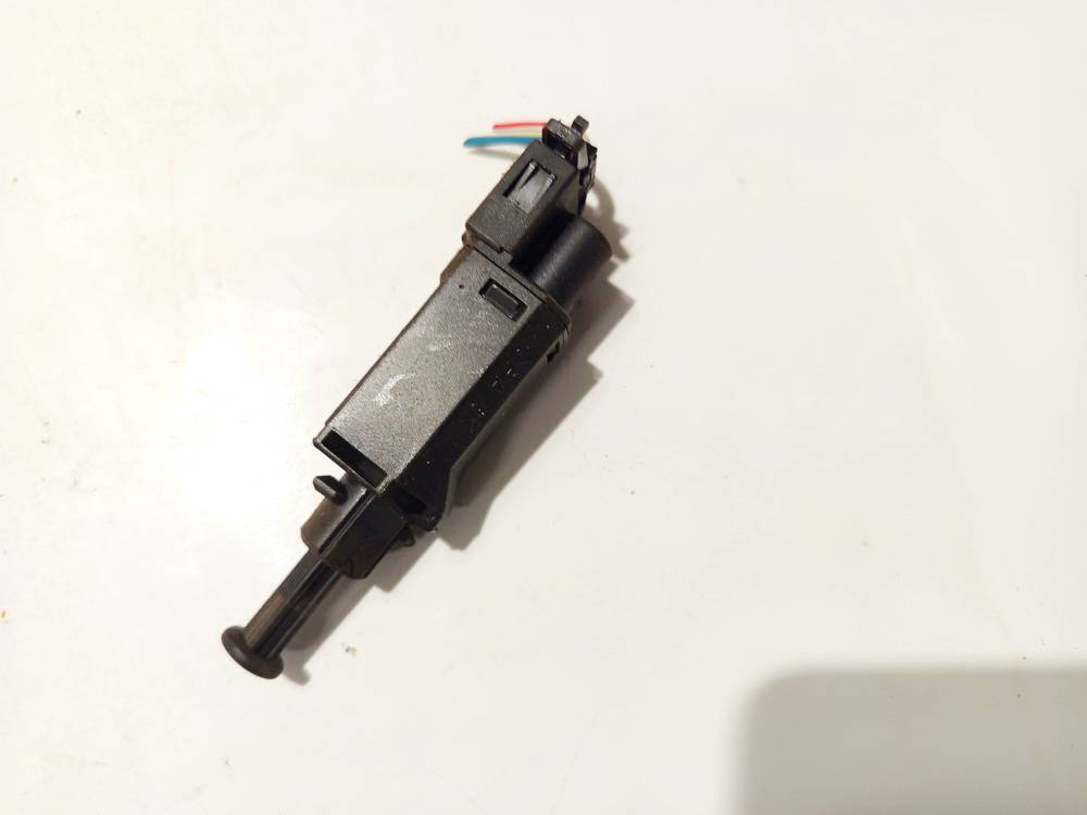 1H0927189D Volkswagen Bora 1999 Brake Light Switch (sensor) - Switch (Pedal Contact) - Thumbnail 2