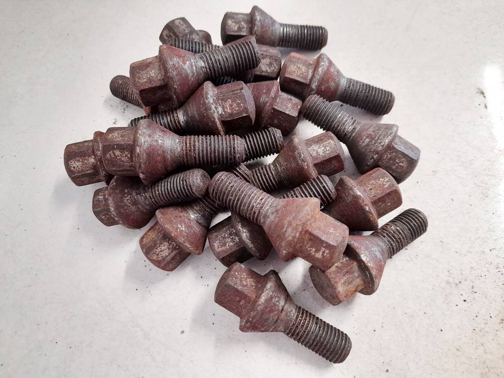 SAAB 9-5 1998 Pyöränpulttisarja - Thumbnail 3